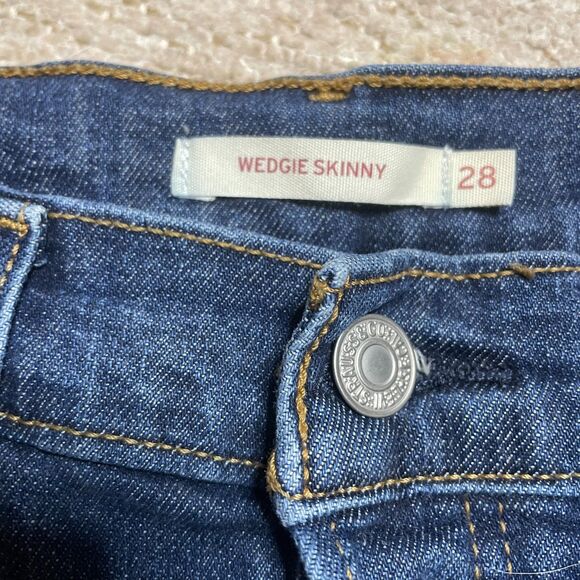 Levi's Wedgie Skinny Button Fly Raw Hem Sz 28 - Picture 8 of 9